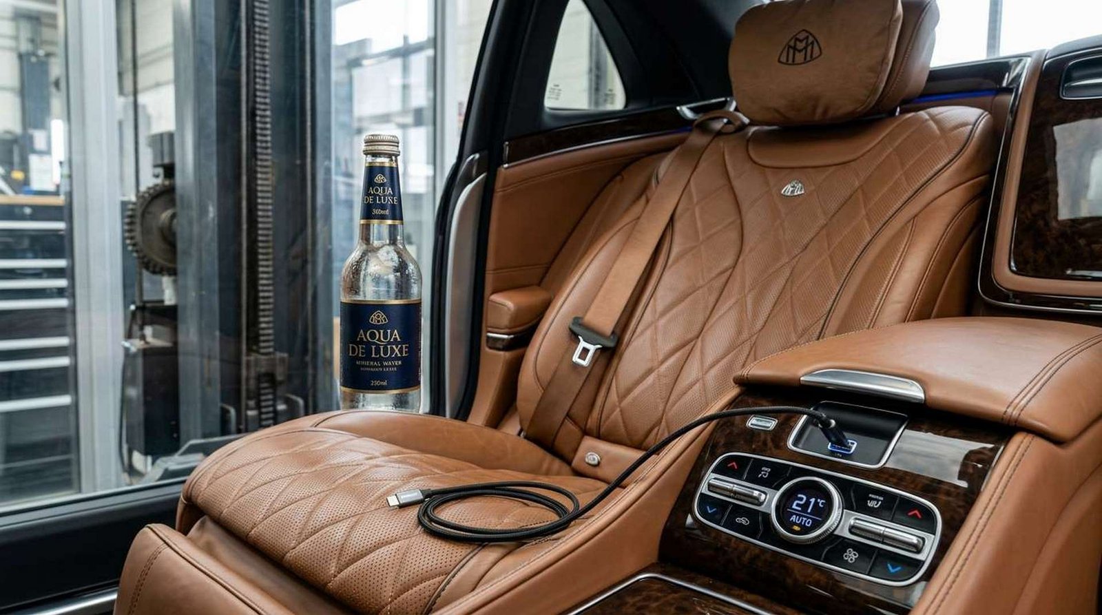 Shared Car Lift vs. Private Chauffeured Rides: Which Fits You Best?