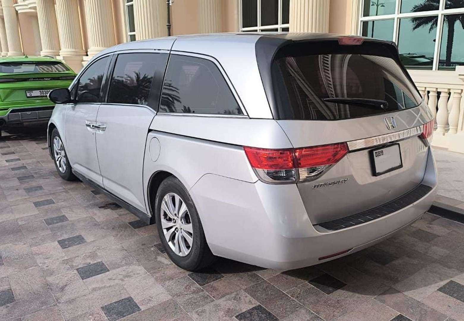 Mitsubishi Xpander 7-Seater Crossover White