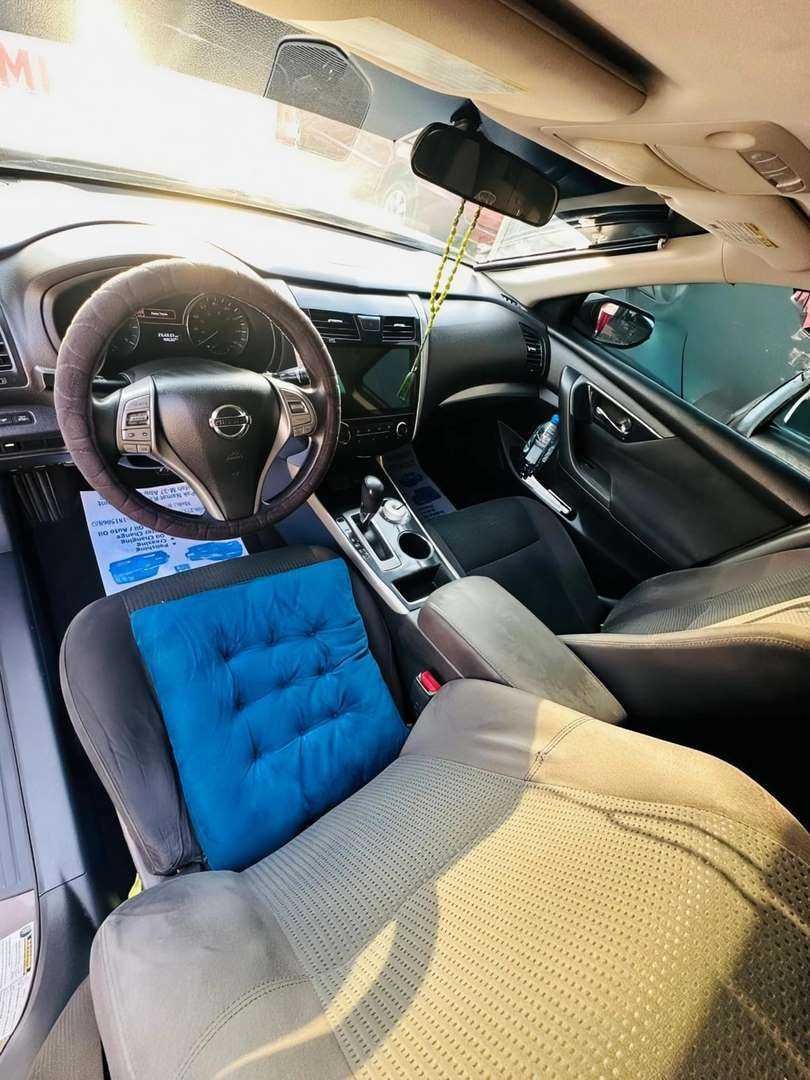 Hyundai Sonata Executive Front
