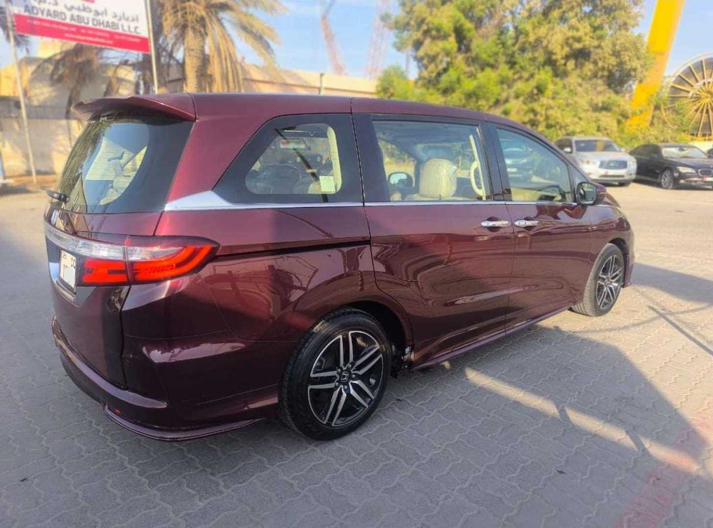 Kia Carnival 7-Seater VIP Dark Blue